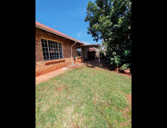 3 BEDROOM TOWNHOUSE FOR SALE IN DORANDIA